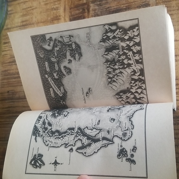 📚3/$9 📚 The Inheritance Cycle: Eragon by: Christopher Paolini - Picture 3 of 6